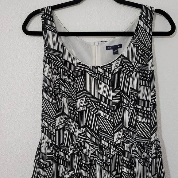 Gap Sleeveless Geometric Print Dress - Picture 3 of 8